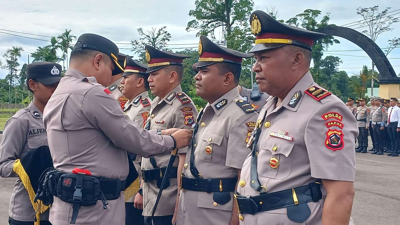 gede-putra-pimpin-sertijab-pejabat-baru-polres-mimika