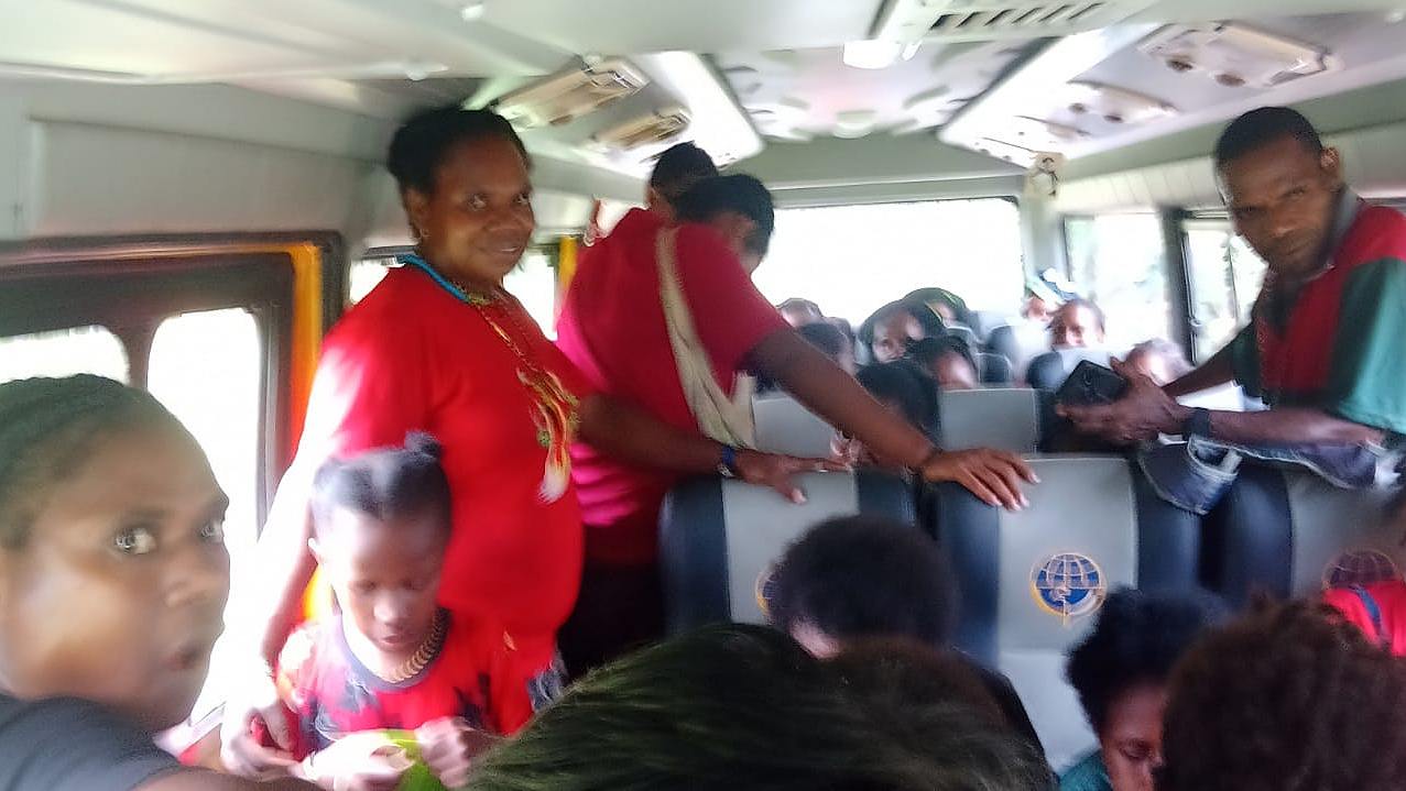 pelayanan-bus-gratis-pemda-ini-kata-warga