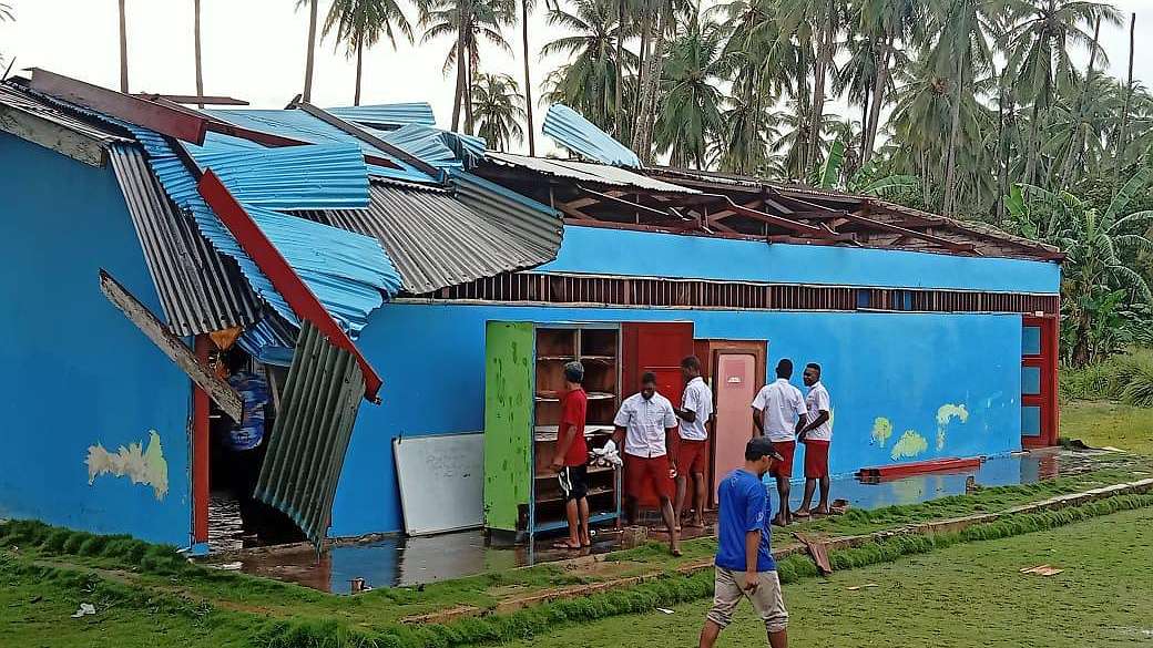 sekolah-yppk-di-potowayburu-dihantam-puting-beliung-bpbd-kirim-bantuan