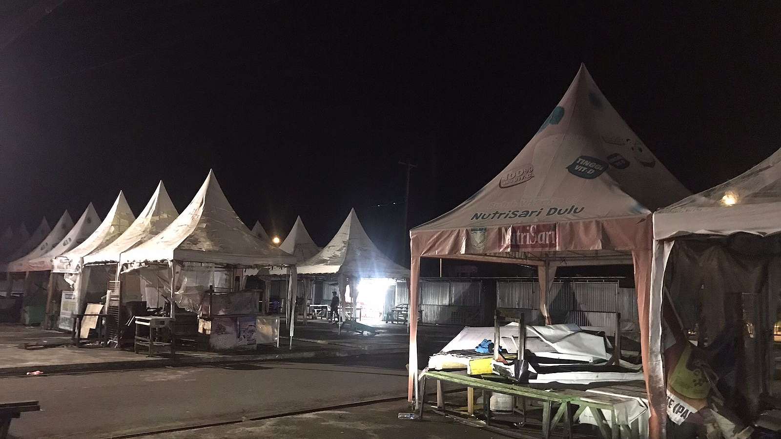 sentra-kuliner-pasar-sentral-timika-kian-sepi-tak-terurus