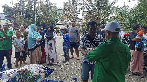 gerak-cepat-baznas-mimika-bantu-korban-kebakaran-di-jalan-yos-sudarso