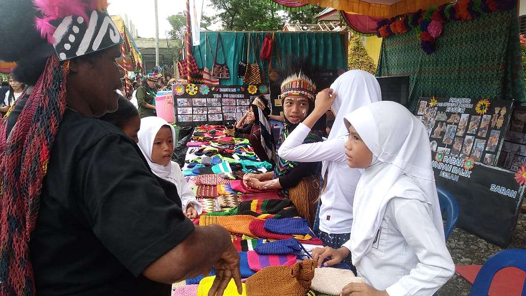 gelar-p5-sd-inpres-koperapoka-i-mimika-pamerkan-hasil-karya-siswa