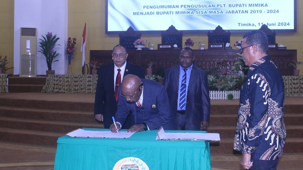 dprd-paripurna-usulkan-johannes-rettob-jadi-bupati-mimika
