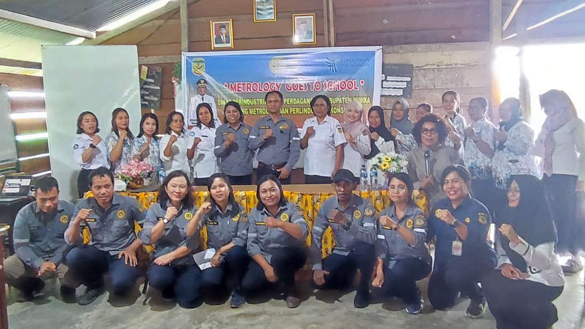 disperindag-mimika-ke-sekolah-sosialisasi-metrologi