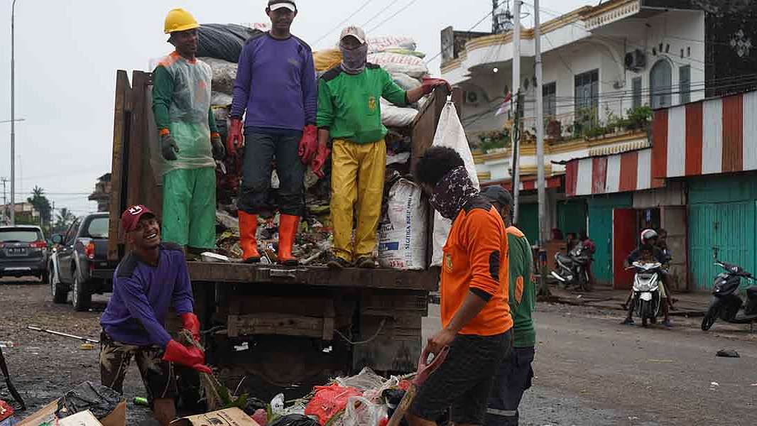 soal-sampah-tak-kunjung-selesai-dlh-mimika-sosialisasi-tata-kelolanya