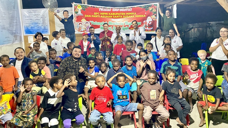 hipmi-mimika-berbagi-kasih-ke-anak-anak-panti-asuhan