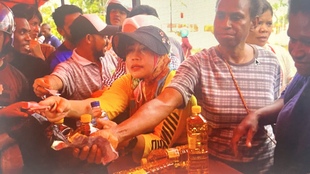 jelang-nataru-pemkab-mappi-gelar-operasi-pasar-murah