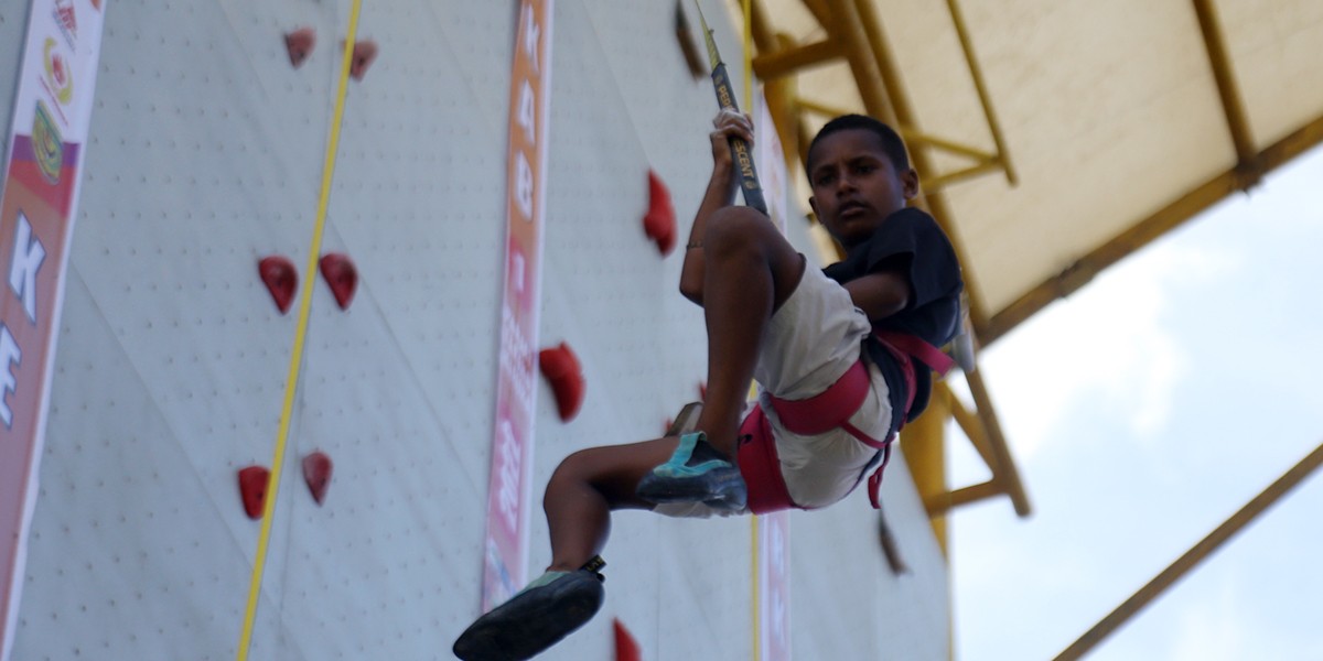 peserta-kejurkab-panjat-tebing-mimika-membludak-lampaui-ekspektasi