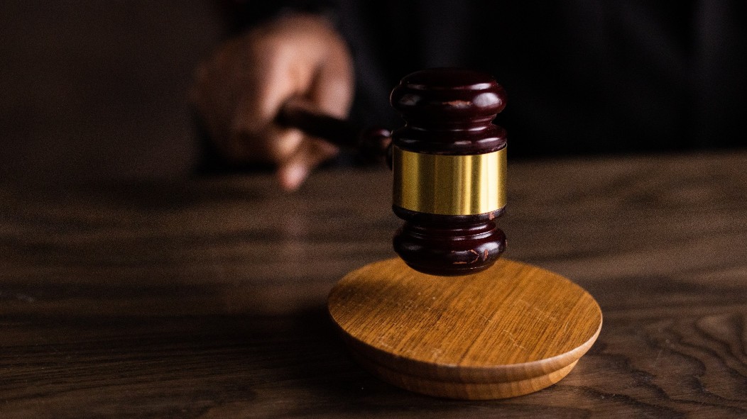 tiga-terdakwa-kasus-arisan-online-divonis-15-hingga-23-tahun-penjara